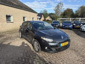 Auto incidentate Renault Mégane 1.4 TCe Parisienne 2011/10