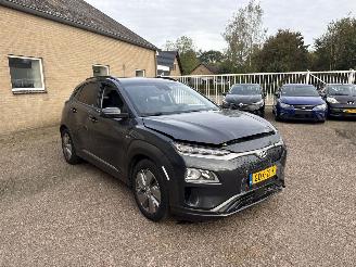 Damaged car Hyundai Kona EV Comfort 39 kWh 2021/1