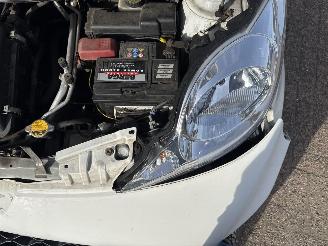 Peugeot 107 1.0-12V XR AIRCO picture 16