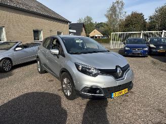 Schadeauto Renault Captur 1.2 TCe Expression 2013/9