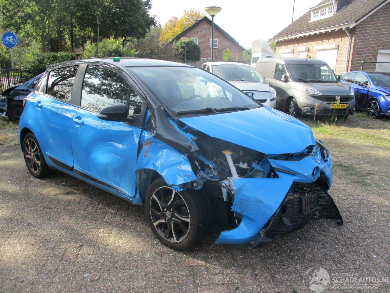 Toyota Yaris 1.5 Hybrid SkyBlue Edition AUT REST BPM €300,-!!!