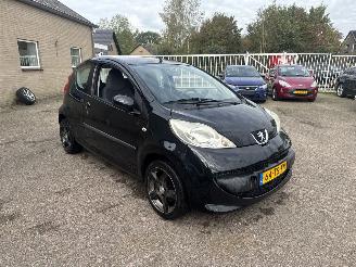 uszkodzony samochody osobowe Peugeot 107 1.0-12V XS 2007/1