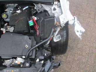 Renault Clio 1.0 TCe Bi-Fuel Intens picture 16