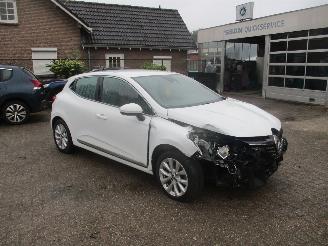 Coche accidentado Renault Clio 1.0 TCe Bi-Fuel Intens 2021/10