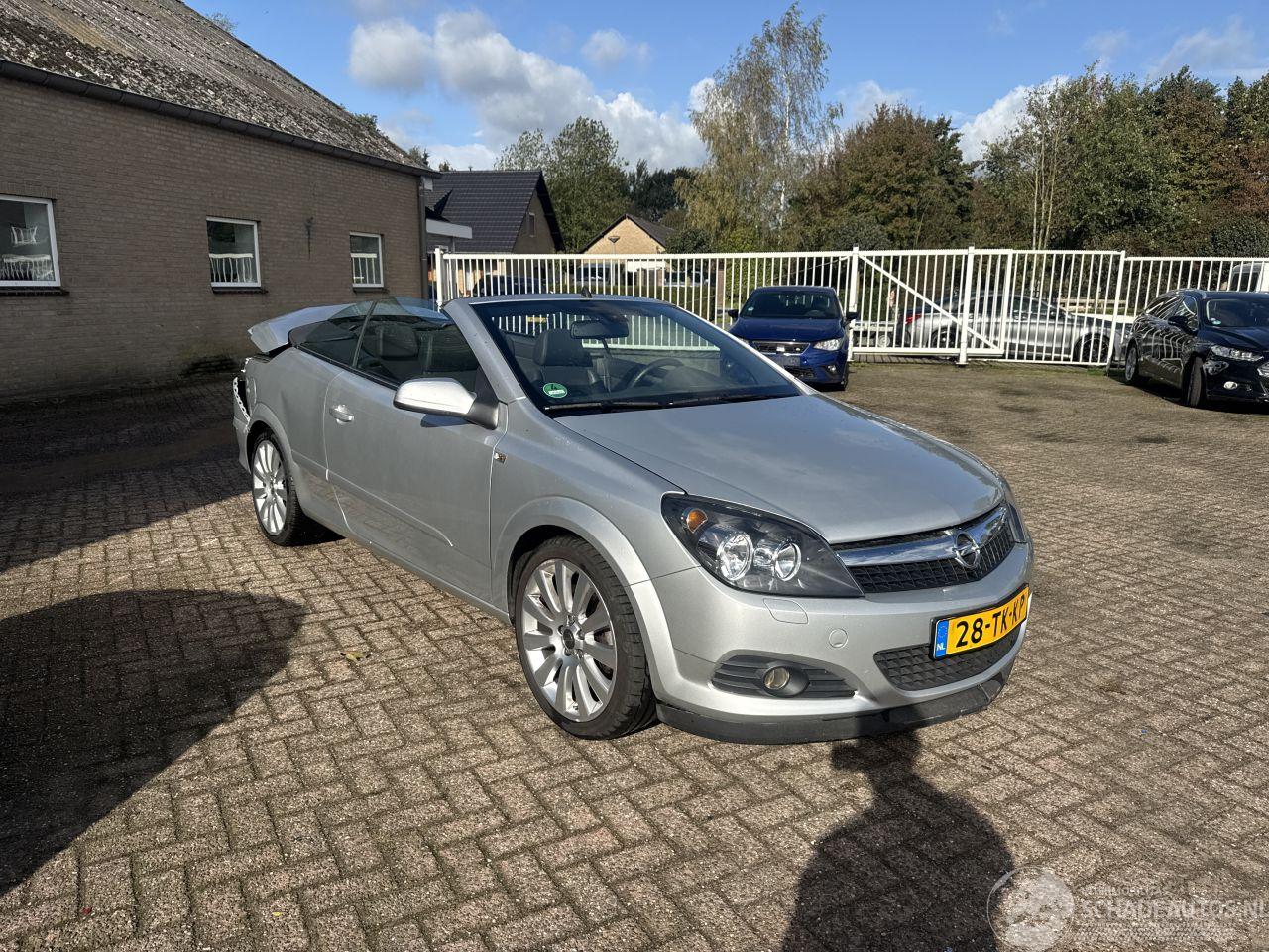 Opel Astra TWIN TOP 1.8 Cosmo WEINIG KILOMETERS