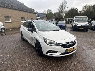 Vaurioauto  passenger cars Opel Astra SPORTS TOURER 1.4 Turbo 2019/5