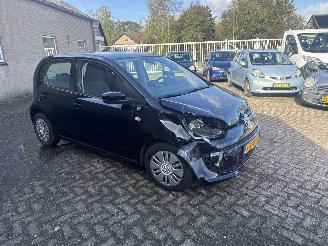 damaged passenger cars Volkswagen Up! 1.0 move up! Bluemotion 2013/12