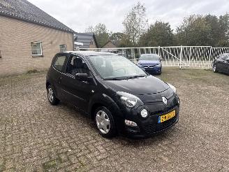 uszkodzony samochody osobowe Renault Twingo 1.2 16V Collection 2013/4
