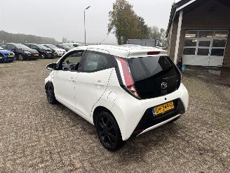 Toyota Aygo 1.0 VVT-i x-play picture 5