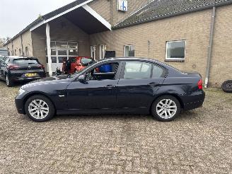 BMW 3-serie 318i Dynamic Exec. picture 4