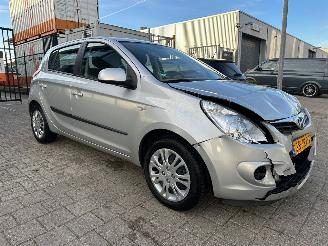 Unfallwagen Hyundai I-20 1.4i DynamicVersion Automaat 2009/7