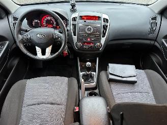 Kia Cee d 1.4 CVVT X-ecutive picture 15
