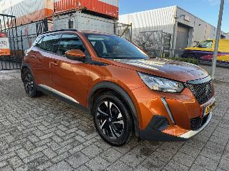 skadebil auto Peugeot 2008 1.2 PureTech Allure 2020/9