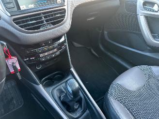 Peugeot 2008 1.2 VTi Allure Pack Premium Plus picture 12