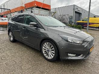 skadebil auto Ford Focus 1.5 TDCI Automaat Titanium Lease Edition 2016/11
