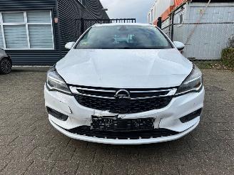Opel Astra 1.6 CDTI Edition ST picture 2