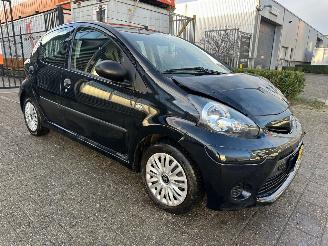 skadebil auto Toyota Aygo 1.0 VVT-i Now 2015/2