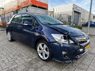 skadebil auto Toyota Auris 1.8 Full Hybrid Executive 2011/8