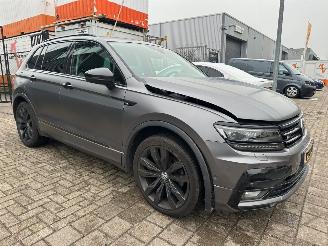 uszkodzony samochody osobowe Volkswagen Tiguan 1.5 TSI ACT Highline Business R 2019/12