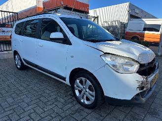 skadebil auto Dacia Lodgy 1.2 TCe Prestige 5p. 2013/3