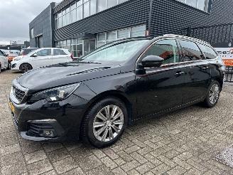 Peugeot 308 1.2 PureTech Blue Lease Premium picture 3