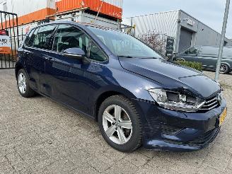 Schadeauto Volkswagen Golf Sportsvan 1.2 TSI Comfortline Automaat 2015/2