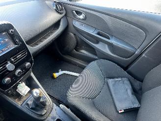 Renault Clio 1.2 Night & Day picture 12