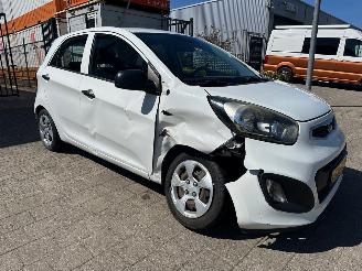 uszkodzony samochody osobowe Kia Picanto 1.2 CVVT ISG Airco 2013/2