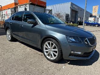 skadebil auto Skoda Octavia 1.0 TSI Greentech Ambition Business Automaat 2017/7