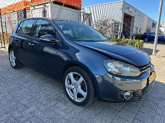 skadebil auto Volkswagen Golf 1.2 TSI Trendline BlueMotion Automaat 2010/8
