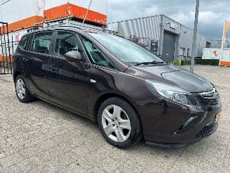 Schadeauto Opel Zafira TOURER 1.4 Design Edition 2013/11