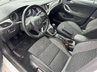 Opel Astra ST 1.2 Edition picture 8