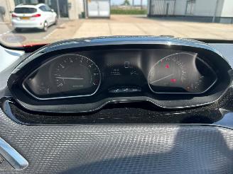 Peugeot 208 1.2 PureTech Active picture 9