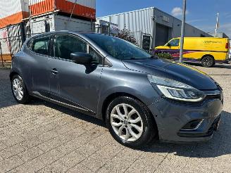 Voiture accidenté Renault Clio 1.2 TCe Automaat Intens 2016/10