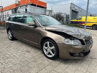 skadebil auto Volvo V-70 2.0 D4 Nordic+ 2014/5