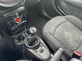 Mini Countryman 1.6 Cooper Pepper Motor loopt onregelmatig picture 11