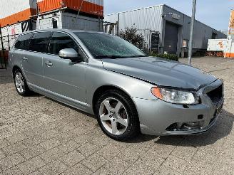 Avarii autoturisme Volvo V-70 2.5T Automaat Summum 2008/4