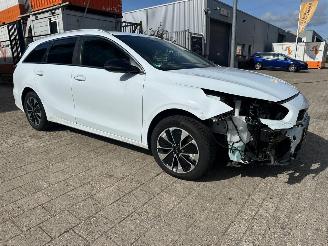 Damaged car Kia Ceed 1.0 T-GDi Design Edition 2025/11