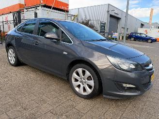 Voiture accidenté Opel Astra 1.4 Turbo Business+ 2014/6