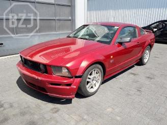 Vrakbiler auto Ford USA Mustang Mustang V, Coupe, 2004 / 2015 4.6 GT V8 24V 2005/1