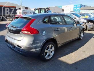 Volvo V-40 V40 (MV), Hatchback 5-drs, 2012 / 2019 2.0 D2 16V picture 3