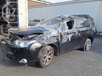 Vrakbiler auto Mitsubishi Outlander Outlander (GF/GG), SUV, 2012 / 2022 2.0 16V PHEV 4x4 2015