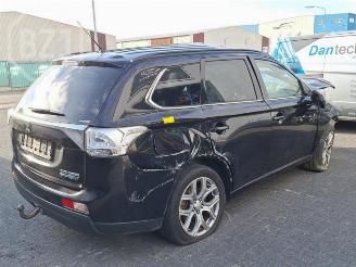 Mitsubishi Outlander Outlander (GF/GG), SUV, 2012 / 2022 2.0 16V PHEV 4x4 picture 3