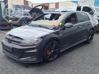 Coche siniestrado Volkswagen Golf Golf VII (AUA), Hatchback, 2012 / 2021 2.0 GTI TCR 16V 2019/4