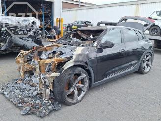 Coche siniestrado Audi E-tron e-tron (GEN), SUV, 2018 / 2023 50 quattro 2021/5