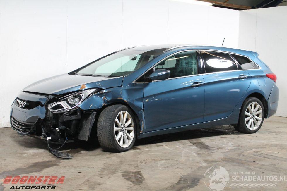 Hyundai I-40 1.7 CRDi 16v Led Leder Lichtmetaal Camera Navi Stoelverwarming Thuiskomer