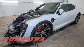 Uttjänta bilar auto Porsche Taycan Taycan Cross Turismo (Y1B), Combi, 2020 4S Performance Battery Plus 2021/10