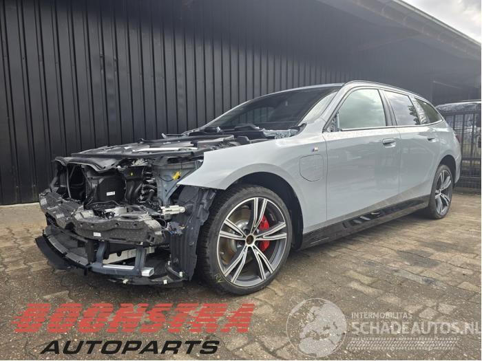BMW 5-serie 5 serie Touring (G61), Combi, 2024 530e 2.0 TwinPower Turbo 16V