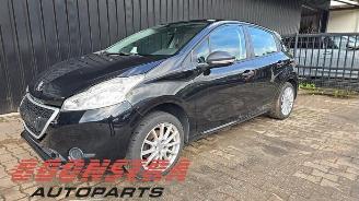 Vrakbiler auto Peugeot 208 208 I (CA/CC/CK/CL), Hatchback, 2012 / 2019 1.0 Vti 12V PureTech 2013/12