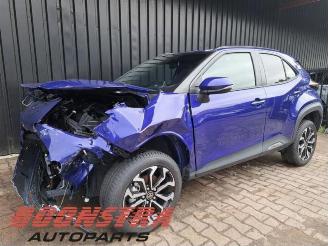 krockskadad bil motor Toyota Yaris Cross Yaris Cross, 2025 2025/1